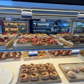 Paris Baguette - Bakeries Near Me - Walnut Creek, California