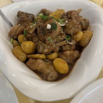 Yuan's Garden Restaurant 隨園 - Braised Chicken with Chestnut - Chinese Near Me - Richmond, British Columbia Yuan's Garden Restaurant 隨園 - Braised Chicken with Chestnut - Chinese Near Me - Richmond, British Columbia