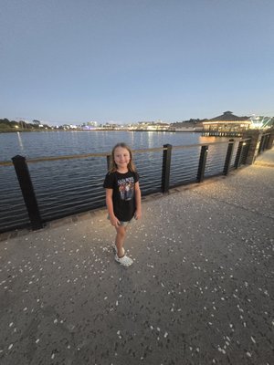 Barefoot Landing by null