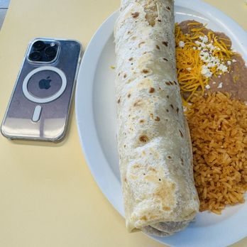 Chikiliquis Taco Stand - Chilaquiles Burrito Beef - Tacos Near Me - Las Vegas, Nevada