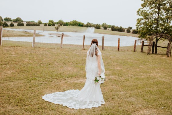 Lisa's Creations & Brides