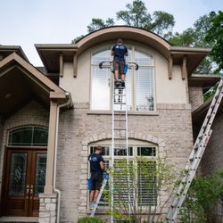 Clean Windows - Window washing .