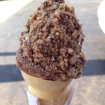 Glenview Dairy Bar - Small sized cone dip with cinnamon pecan coating - Ice Cream & Frozen Yogurt Near Me - Glenview, Illinois