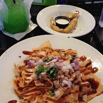 Pluckers Wing Bar - Brooks - Pluckers Nachos - Chicken Wings Near Me - San Antonio, Texas
