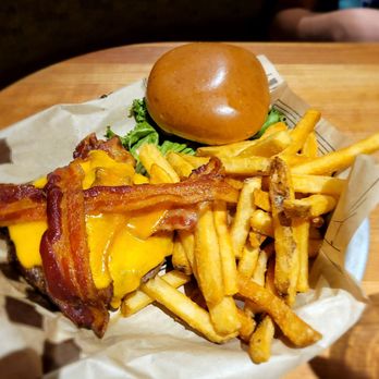 Cheddar's Scratch Kitchen - Bacon cheeseburger with fries - American Near Me - Augusta, Georgia
