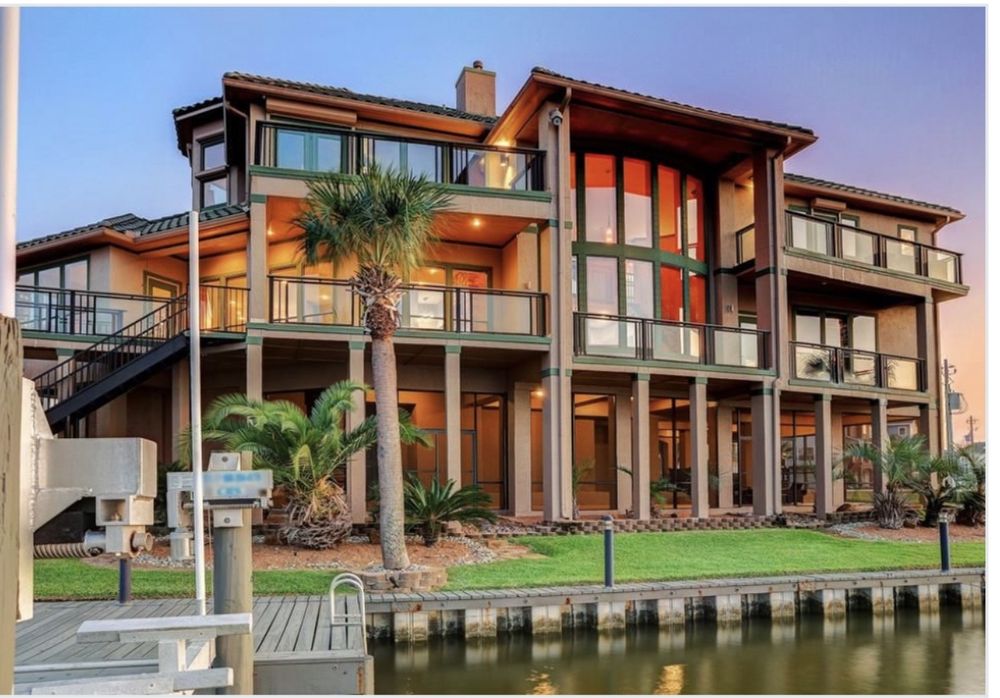 MICHELE CROUCH ROSE ABOVE REALTY 2813 45th Street, Dickinson, Texas