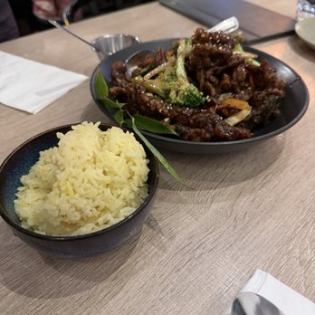 Banana Leaf - Ginger Beef & Broccoli.  Garlic ginger rice - Malaysian Near Me - Vancouver, British Columbia
