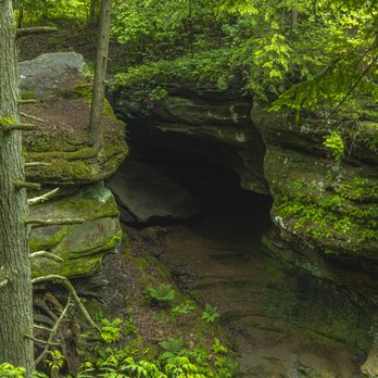 Hocking Hills State Park - More rock formations from Old Man's Cave Trail. - Hiking Near Me - Logan, Ohio