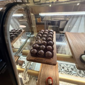 Asheville Chocolate - Truffles - Chocolatiers & Shops Near Me - Asheville, North Carolina Asheville Chocolate - Truffles - Chocolatiers & Shops Near Me - Asheville, North Carolina
