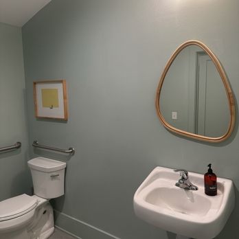 Sightsee - Bathroom - Coffee & Tea Near Me - Charleston, South Carolina Sightsee - Bathroom - Coffee & Tea Near Me - Charleston, South Carolina