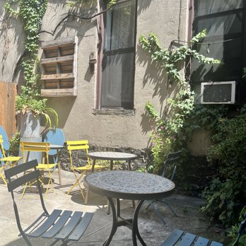 Brown Butter - Backyard patio - Coffee & Tea Near Me - Brooklyn, New York