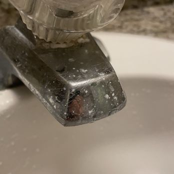 Comfort Inn - Sink not cleaned - Hotels Near Me - White River Junction, Vermont