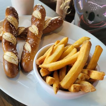 Buttonwood Grill - Pretzel appetizer - New American Near Me - Lahaska, Pennsylvania Buttonwood Grill - Pretzel appetizer - New American Near Me - Lahaska, Pennsylvania