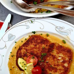 Hirschen Staufen - Schnitzel mit Bratkartoffeln