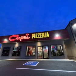 Capri Pizza - Outside