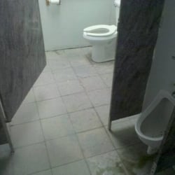 Jin Jin Chinese Restaurant - Dirty restroom