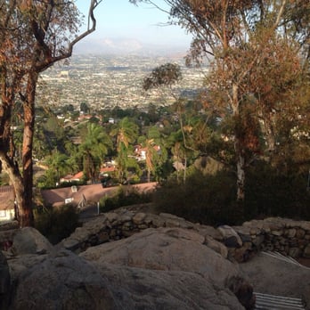 Mt Helix Park - Parks Near Me - La Mesa, California Mt Helix Park - Parks Near Me - La Mesa, California