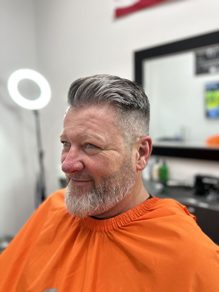 Razor Mike’s Barbershop Logo