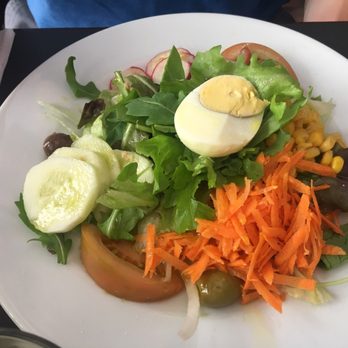 Habitual Cafe - Ensalada - Coffee & Tea Near Me - Barcelona, B