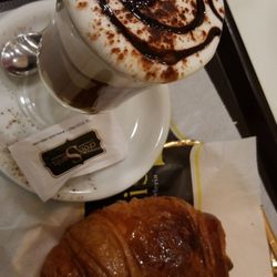 CroisSants - Latte de la nuttella and chocoate filled croissant