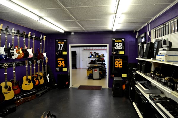 TOWN PAWN - Updated May 2025 - 18 Photos - 1400 US Hwy 70 E, New Bern