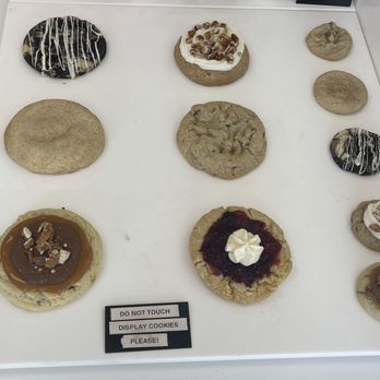 Crumbl - Oak Forest - Daily cookie selection - Bakeries Near Me - Houston, Texas Crumbl - Oak Forest - Daily cookie selection - Bakeries Near Me - Houston, Texas