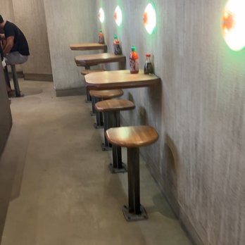 Wok to Walk - Seating - Fast Food Near Me - Barcelona, B Wok to Walk - Seating - Fast Food Near Me - Barcelona, B