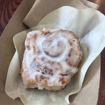 Mariposa Baking Company - Cinnamon roll - Bakeries Near Me - Oakland, California