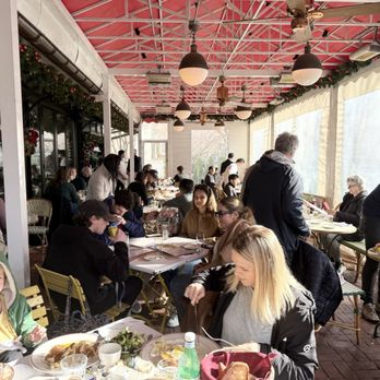 Le Diplomate - Brasseries Near Me - Washington, DC, District of Columbia