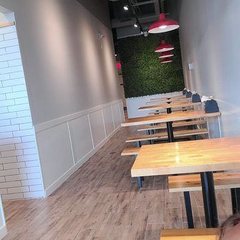 Tiger Chicken - Seating - Chicken Wings Near Me - Hanover Park, Illinois
