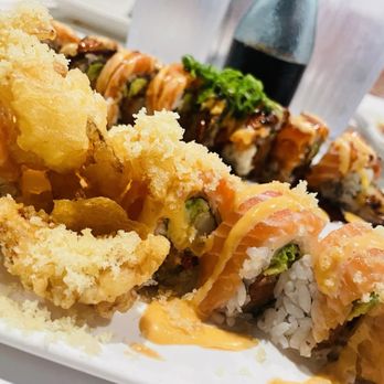 Sumo Japanese Restaurant - Salmon Crunch Roll - Japanese Near Me - Ventura, California Sumo Japanese Restaurant - Salmon Crunch Roll - Japanese Near Me - Ventura, California