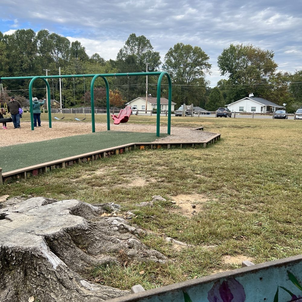 Cedar Hill Park - Playgrounds Near Me - Oak Ridge, Tennessee