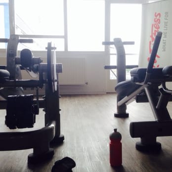 Clever Fit! - Um abs zu trainieren - Gyms Near Me - Offenbach, HE