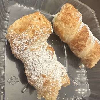 Stasio's - Cannoncini (Italian Cream Horn) - Italian Near Me - Orlando, Florida