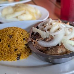 El Bajareque Restaurant - Lechon Asado