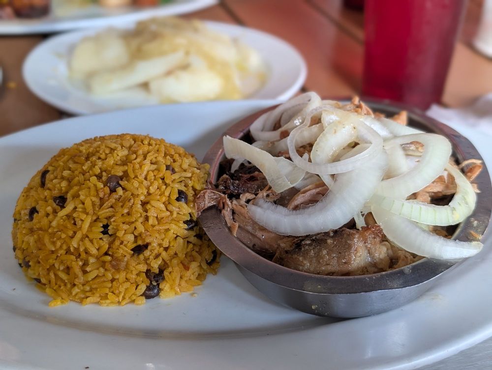 El Bajareque Restaurant