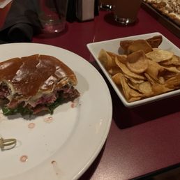 1/3 lb. Cellarman Angus Burger  Kettle chips