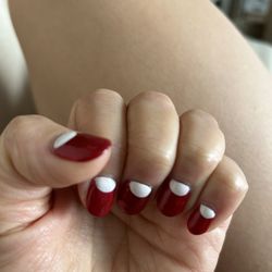 Simple retro manicure looks like Play Dough. I'm so embarrassed for this.