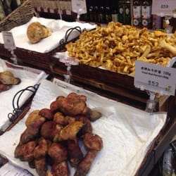 菁雲 - A little pricy but they also have fresh delicacies too