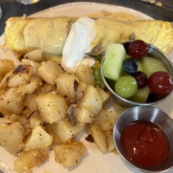 First Watch - Chickichanga (chicken/chorizo/avocado) - Breakfast & Brunch Near Me - Oak Brook, Illinois First Watch - Chickichanga (chicken/chorizo/avocado) - Breakfast & Brunch Near Me - Oak Brook, Illinois