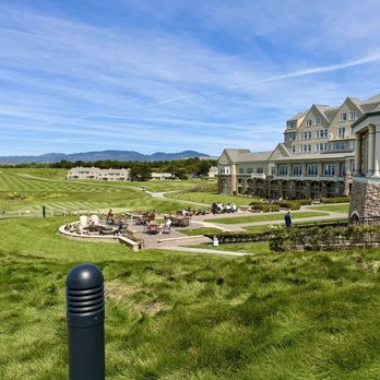 Ocean Terrace - Gorgeous views - New American Near Me - Half Moon Bay, California