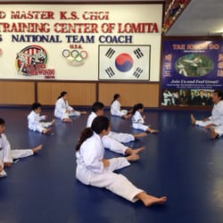 Master Hwang's World Martial Arts Center - Warm up