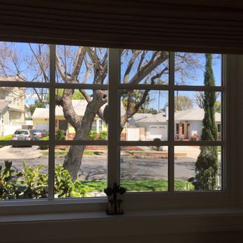 L.A Glow - This window was very dirty due to the rainy season and is now perfectly clean. - Window Washing Near Me L.A Glow - This window was very dirty due to the rainy season and is now perfectly clean. - Window Washing Near Me