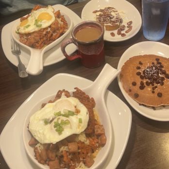Honey-Jam Cafe - Sweet potato fry skillet, Chocolate Chip Pancakes, Pumpkin French Toast - Breakfast & Brunch Near Me - Plainfield, Illinois