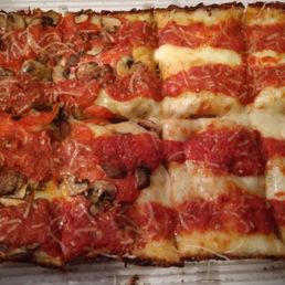 Icon Pizza, Detroit style, half pepp/mushroom, half original
