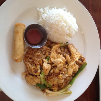 Ocean Thai Cuisine - Pad Thai (Lunch) - Thai Near Me - Oceanside, California Ocean Thai Cuisine - Pad Thai (Lunch) - Thai Near Me - Oceanside, California
