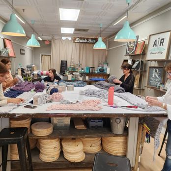 AR Workshop Cooper City - Chunky Knit Blankets Workshop - Arts & Crafts Near Me - Cooper City, Florida