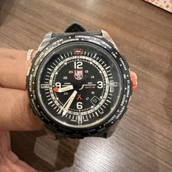 Fast-Fix Jewelry and Watch Repairs - Plaza Bonita - Watch