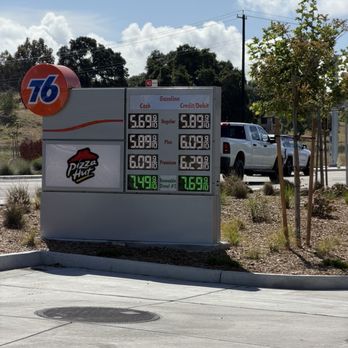 76 Gas Station - Price Board - Gas Stations Near Me - Atascadero, California