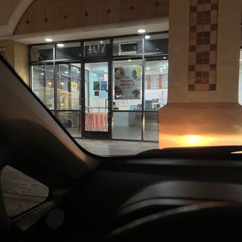 Tropical Smoothie Cafe - Open sign off.. so much for 24 hours, at least stop accepting online orders?? - Juice Bars & Smoothies Near Me - Las Vegas, Nevada